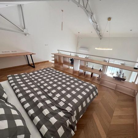 Suite Deluxe Au Carre Cathedrale En Hypercentre Saint Denis 外观 照片