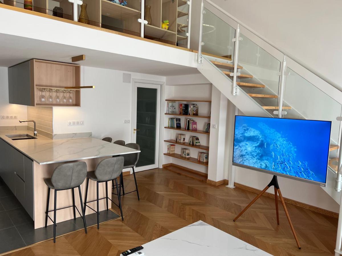 Suite Deluxe Au Carre Cathedrale En Hypercentre Saint Denis 外观 照片